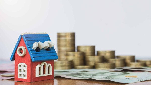 Comment les fluctuations du baht thaïlandais affectent le marché immobilier
